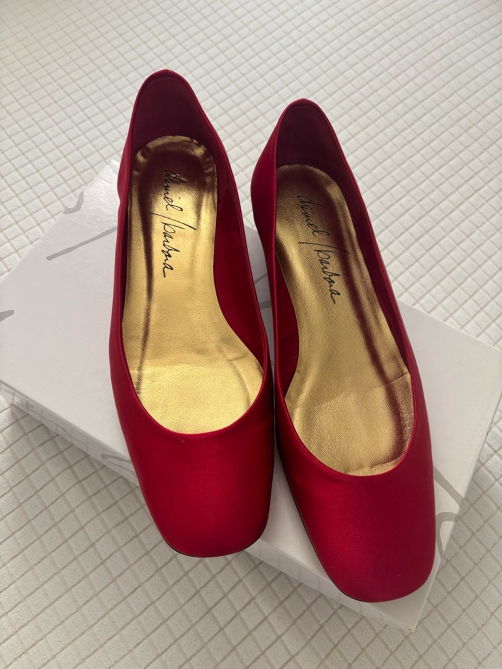 NWOT Daniel/Barbara Satin  Flats.